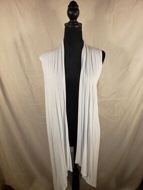Sleeveless Open Front Drape Vest in White - M
